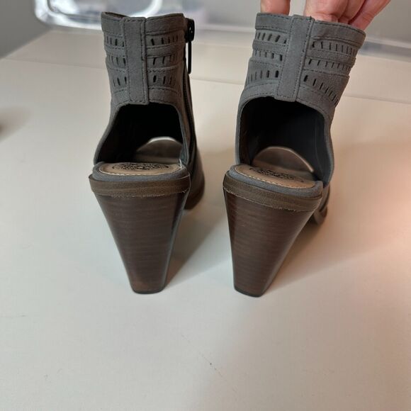 Vince Camutto Gray Koral Laser Cut Suede Open Toe Block Heel Booties Zip size 7 - Picture 9 of 10